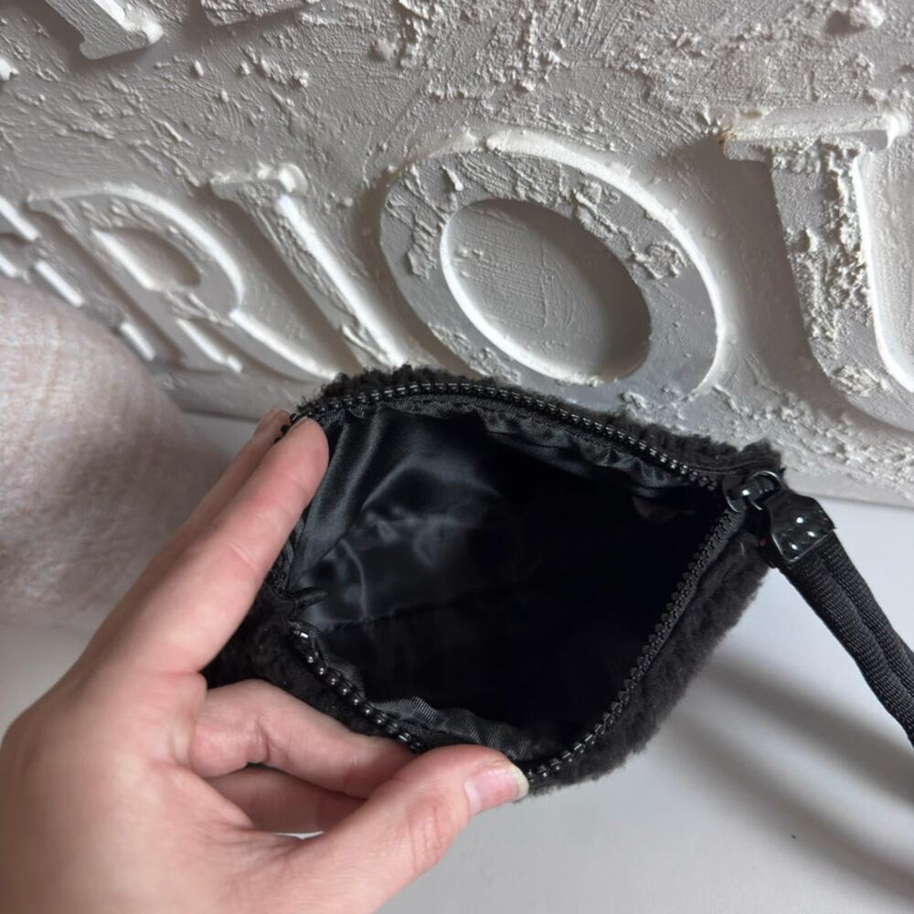 VS Pink Sherpa Cosmetic Wristlet - Picture 8 of 10